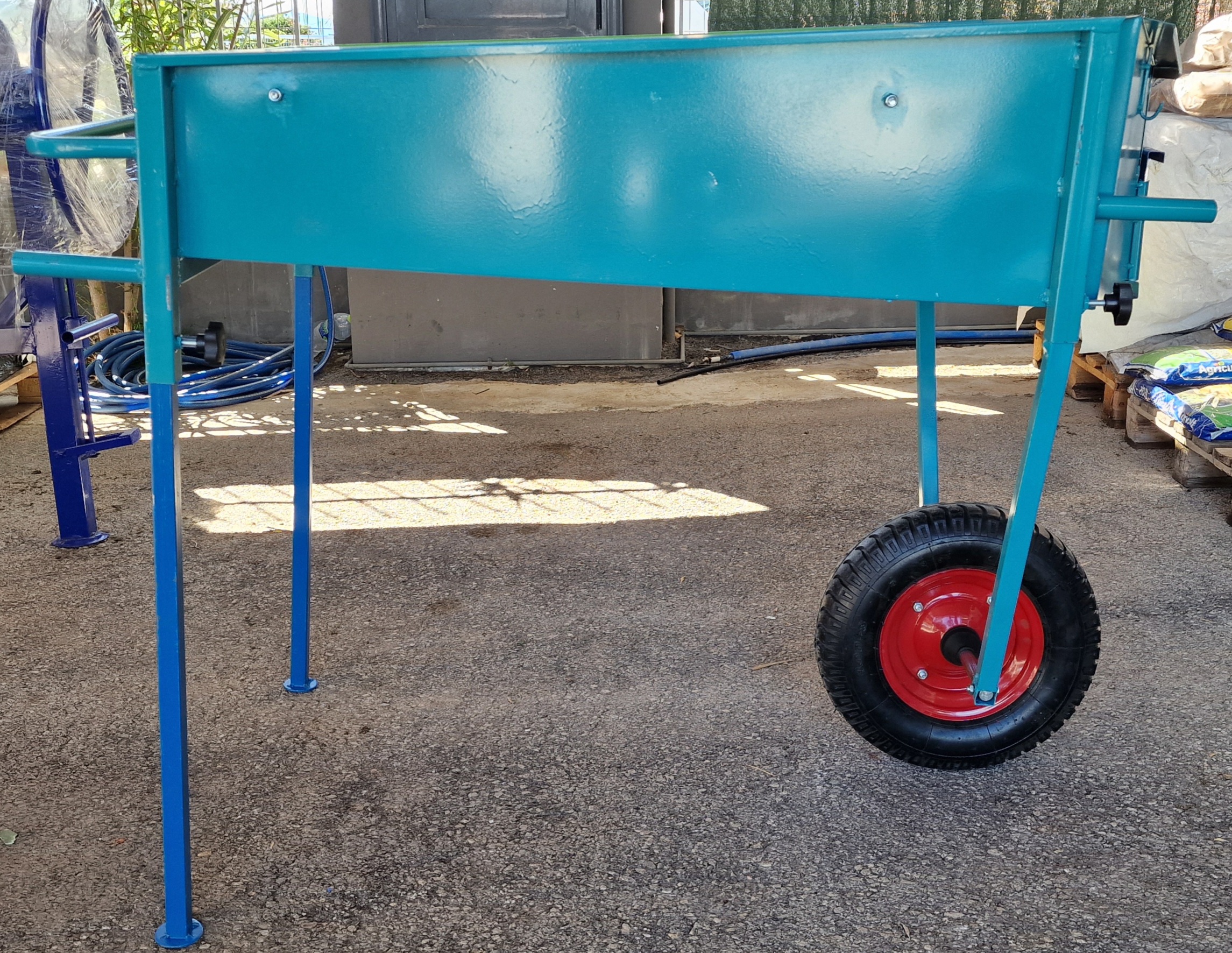 Dimopanas - ΚΟΣΚΙΝΟ ΕΛΙΑΣ ΚΟΥΝΙΣΤΟ ΜΕ ΜΙΑ Ή ΔΥΟ ΡΟΔΕΣ ΕΛΛΗΝΙΚΗΣ ΚΑΤΑΣΚΕΥΗΣ